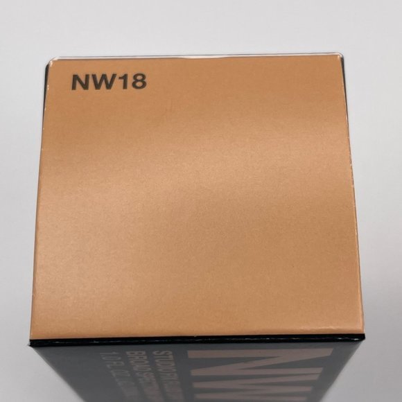 Mac Studio Fix Fluid SPF 15 NW18 New In‎ Box Never Used - Picture 7 of 9